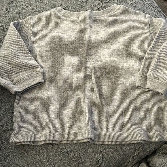 Carter’s thermal long sleeve tops - Picture 4 of 4